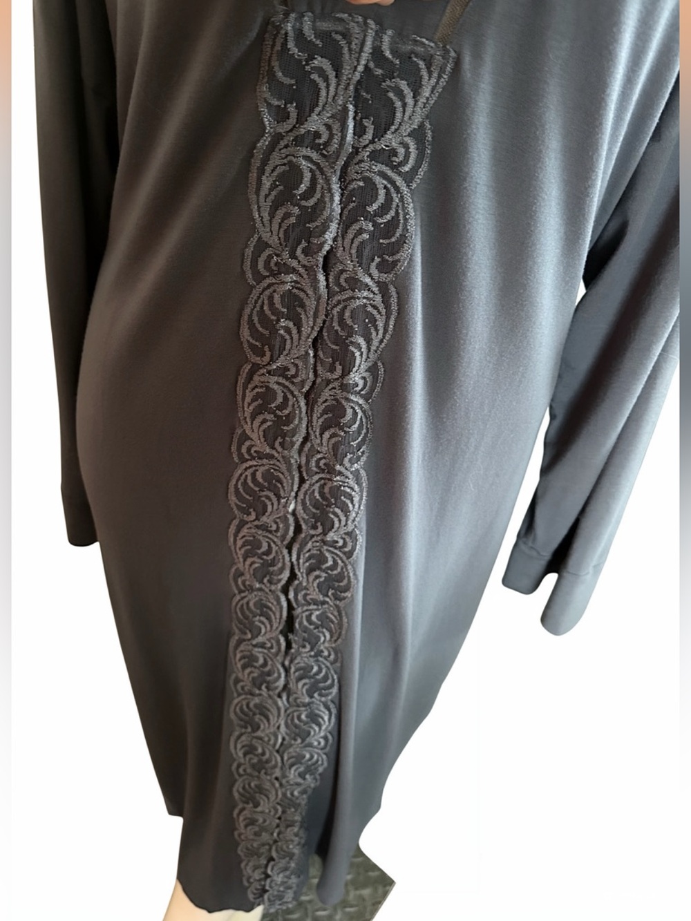 LA PERLA Embroidered Mesh Lace Robe 52” Length - Picture 6 of 15